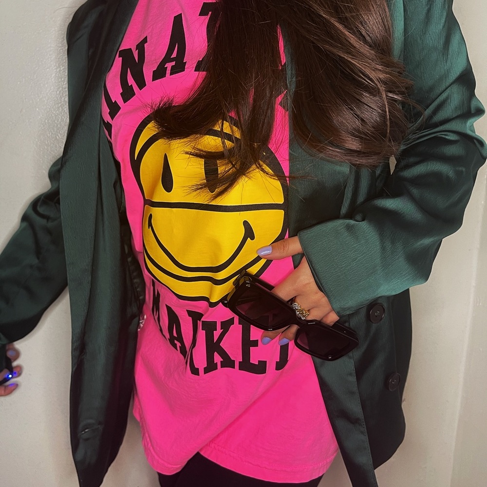 CHINATOWN MARKET PINK SMILEY T-SHIRT 🙂